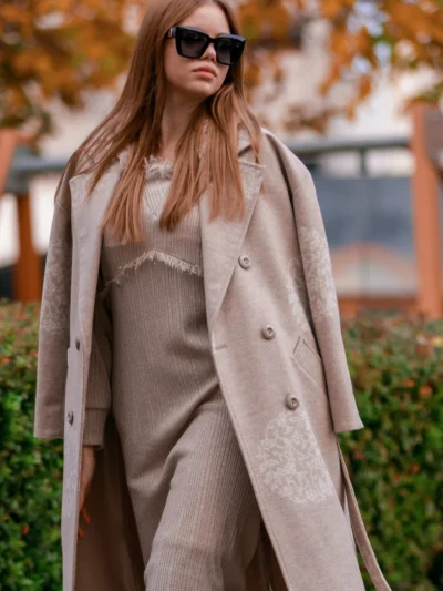 Palton din stofă bej cu flori